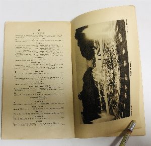 Guide pratique illustré de Versailles. La Société des fêtes Versaillaises