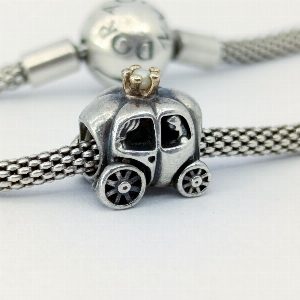 Серебряный шарм "Королевская карета". PANDORA