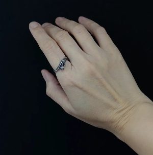 Серебряное кольцо оригинальной формы. СССР