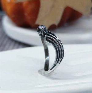 Серебряное кольцо оригинальной формы. СССР