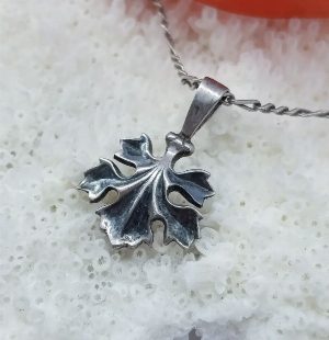 Серебряная винтажная подвеска  "Листик плюща", СССР