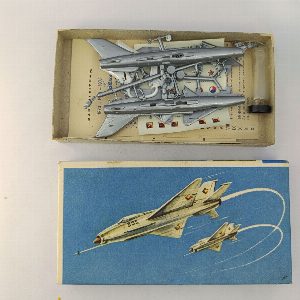 Сборная модель МИГ-21, ГДР. PLASTICART/ПЛАСТИКАРТ 1:100