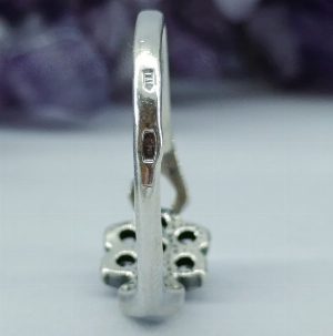 Серебряное миниатюрное кольцо с фианитами