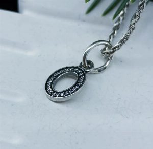 Серебряный шарм-подвеска "О". PANDORA