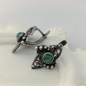 Винтажные серебряные серьги с хризопразами. Скань