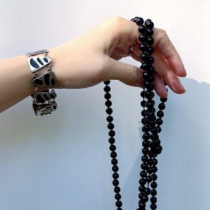 Серебряный браслет с черной эмалью