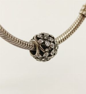 Серебряный шарм "Dazzling Daisy Meadow" PANDORA 